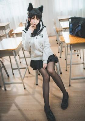 年轻的女老师在线观看_完整无删减版
